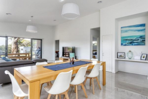 Diamond Bay Beach House: brand new